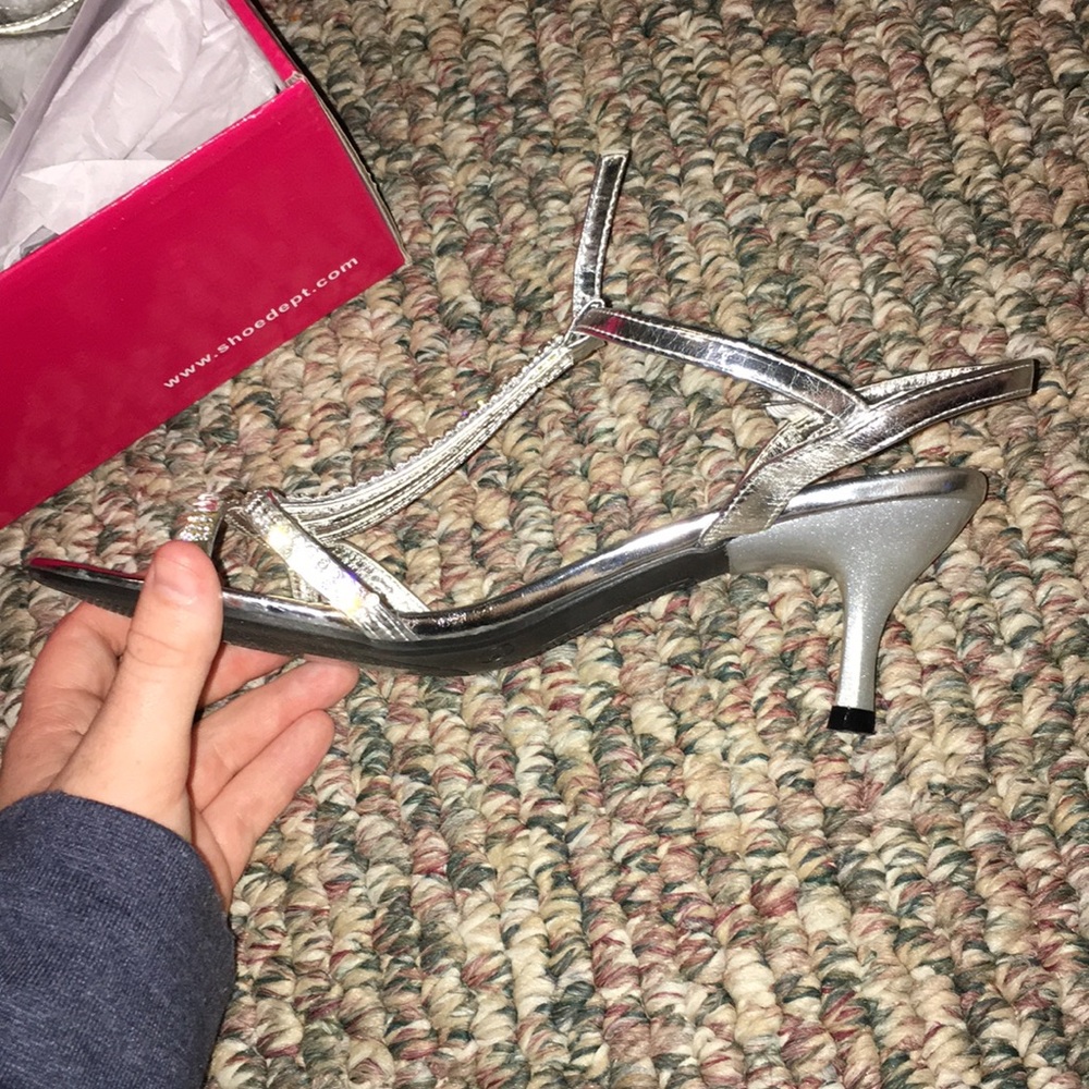 high heels - Picture 2 of 3